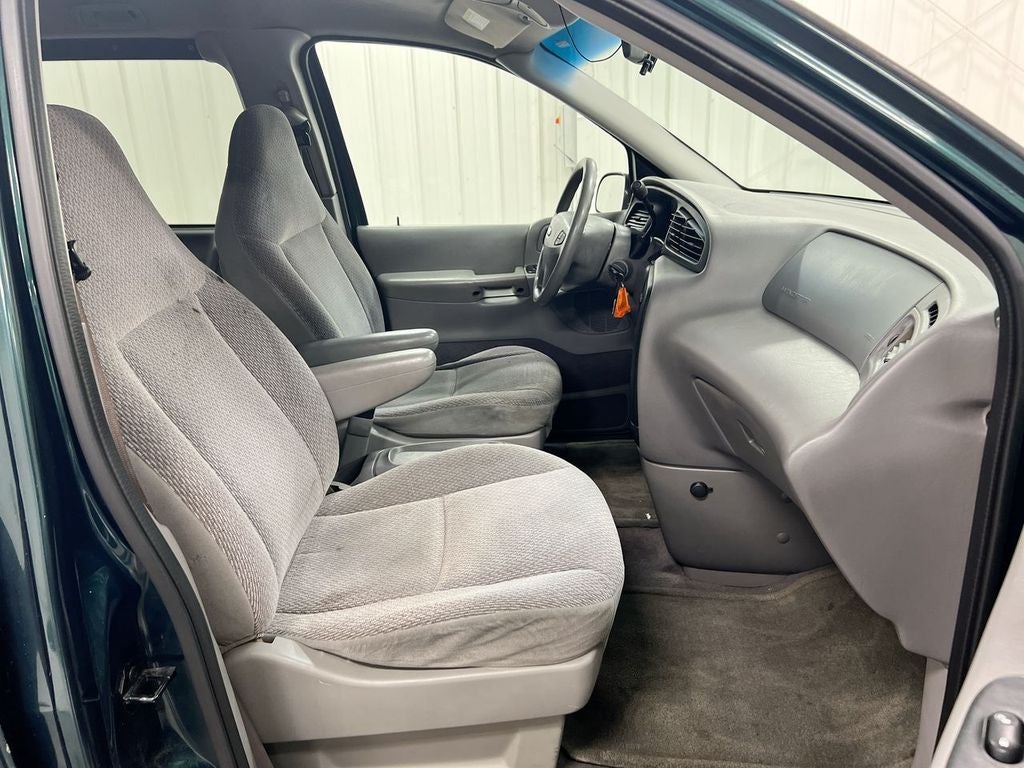 2001 Ford Windstar Standard