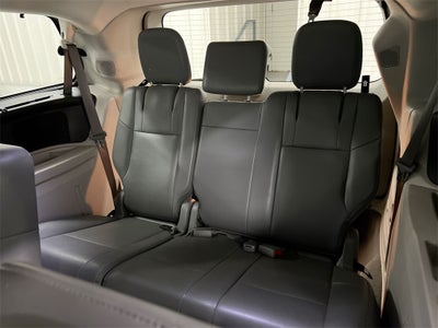 2011 Volkswagen Routan SE