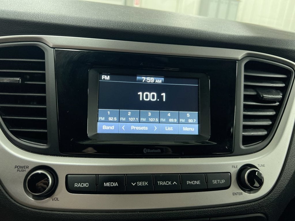 2022 Hyundai Accent SE