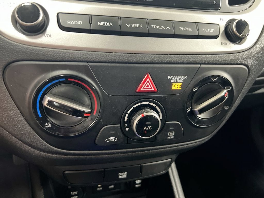 2022 Hyundai Accent SE