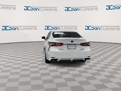 2022 Toyota Camry Hybrid SE