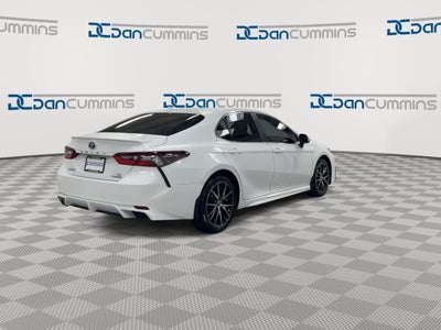 2022 Toyota Camry Hybrid SE