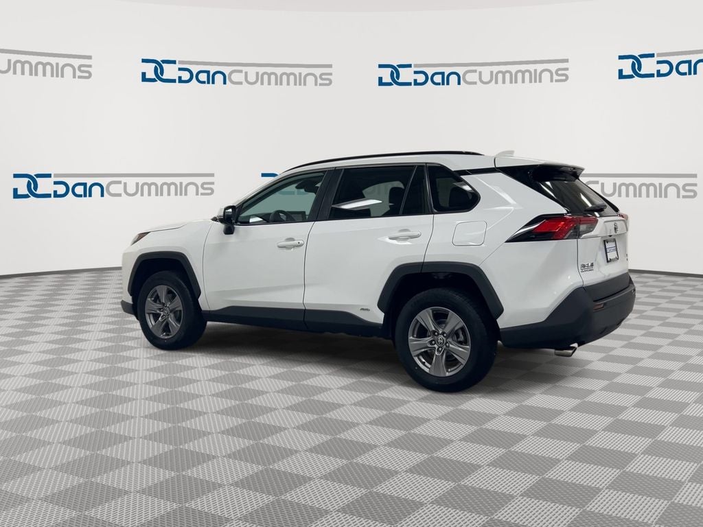 2022 Toyota RAV4 Hybrid XLE
