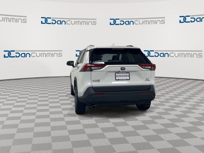 2022 Toyota RAV4 Hybrid XLE