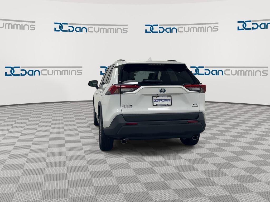 2022 Toyota RAV4 Hybrid XLE