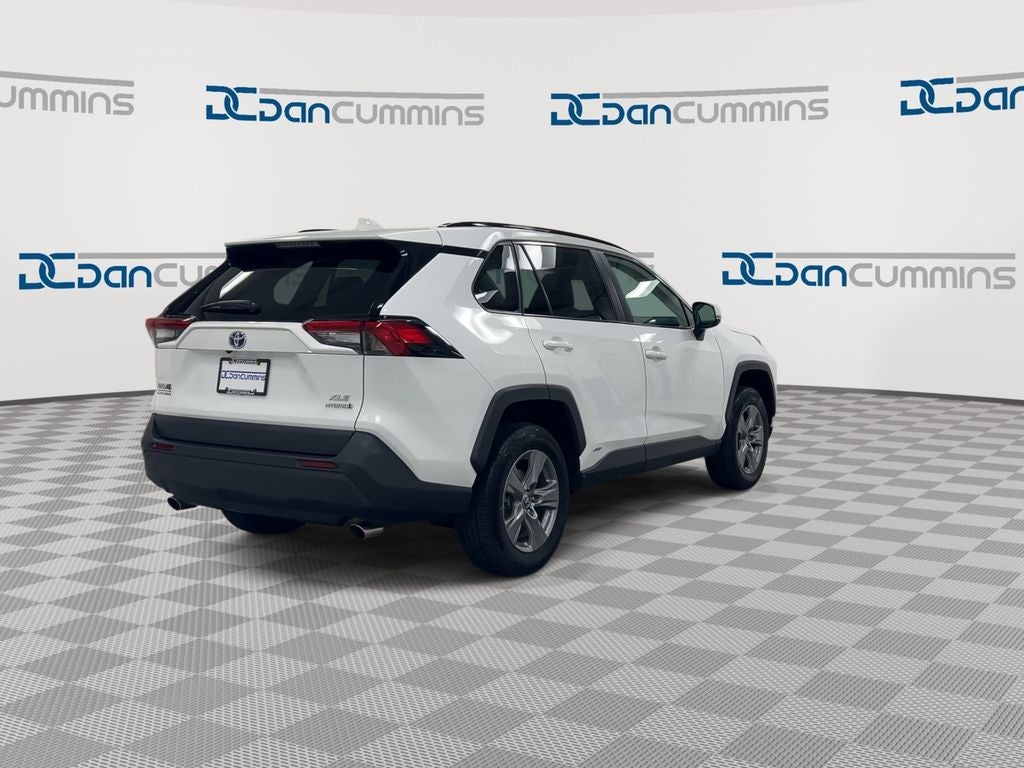 2022 Toyota RAV4 Hybrid XLE