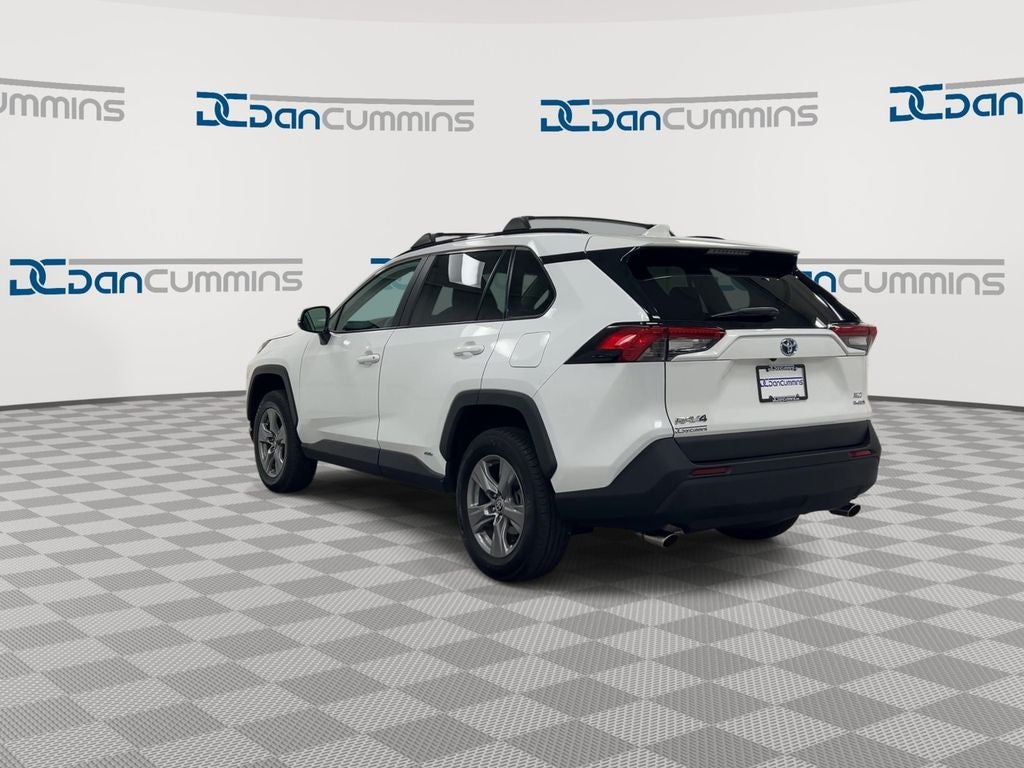 2022 Toyota RAV4 Hybrid XLE