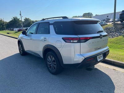 2024 Nissan Pathfinder SV