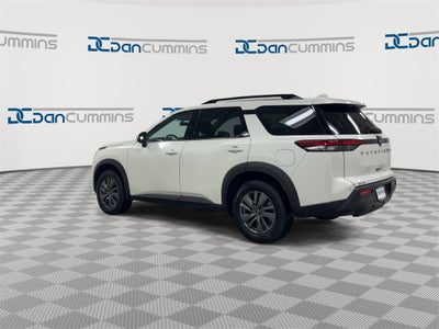 2024 Nissan Pathfinder SV