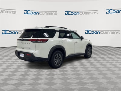 2024 Nissan Pathfinder SV