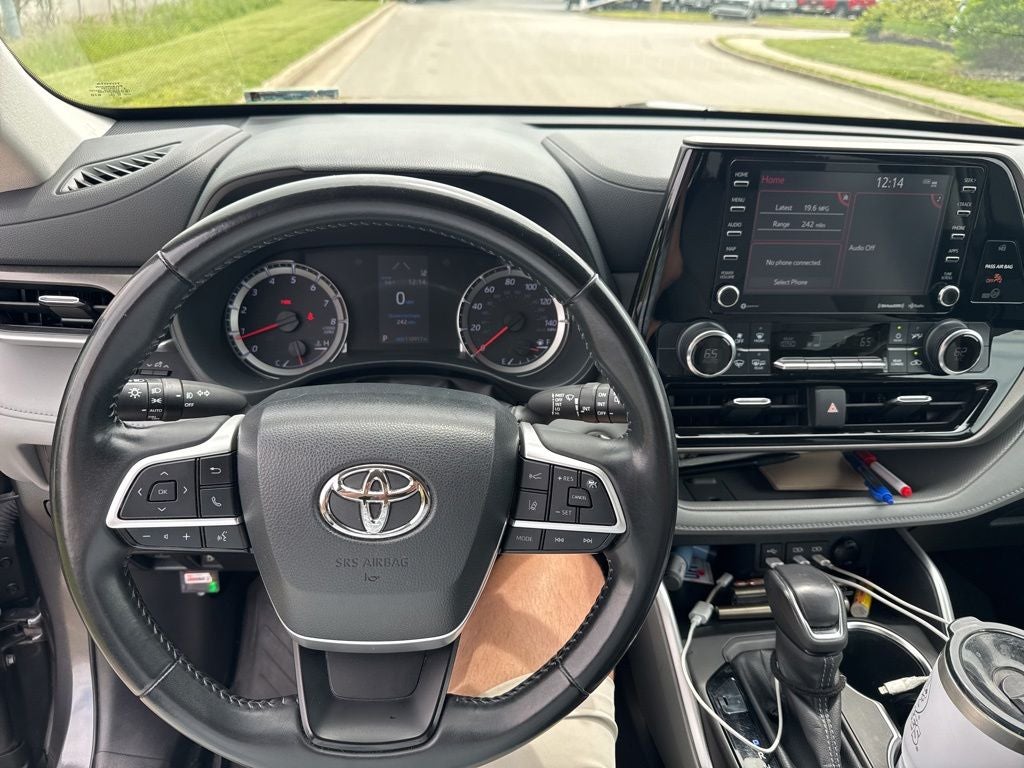 2022 Toyota Highlander LE