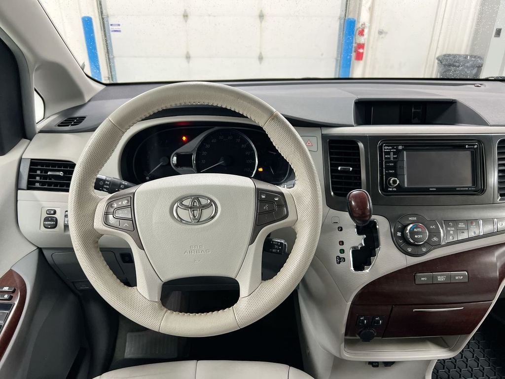 2012 Toyota Sienna XLE