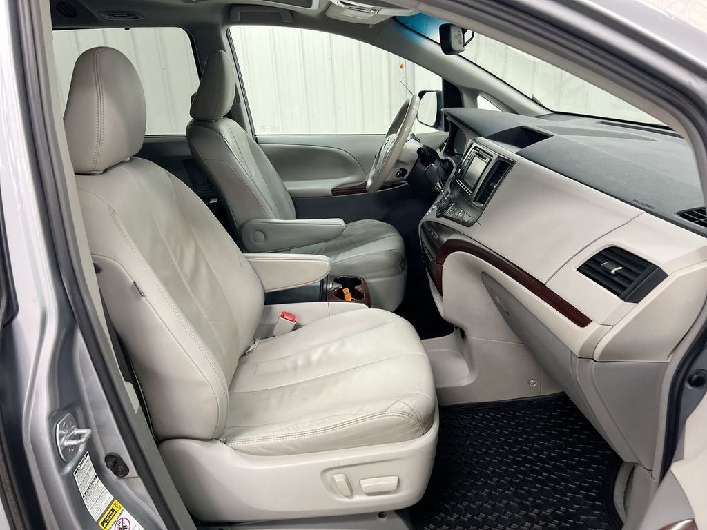 2012 Toyota Sienna XLE