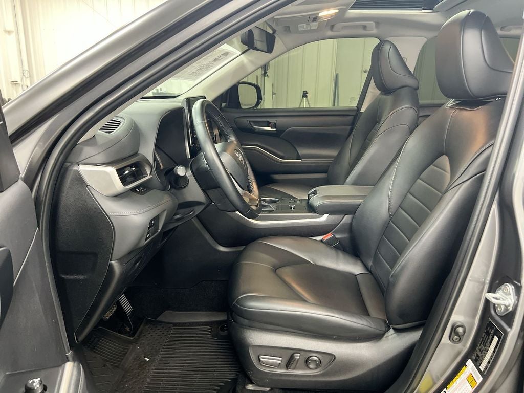 2024 Toyota Highlander Base