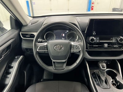 2025 Toyota Highlander LE