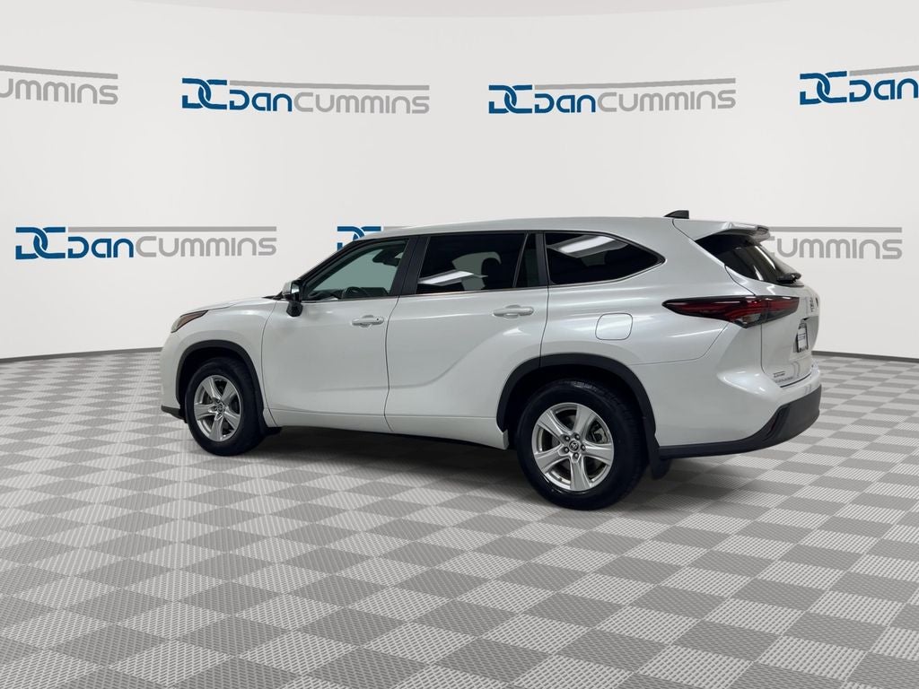 2025 Toyota Highlander LE