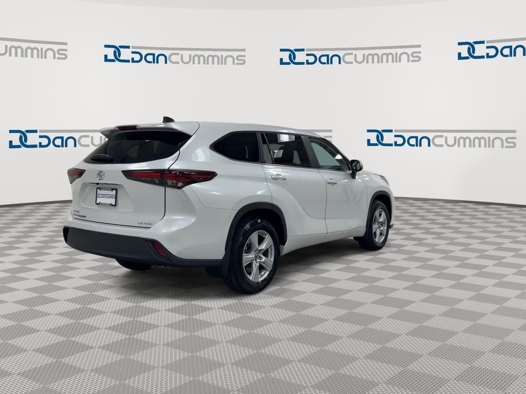 2025 Toyota Highlander LE