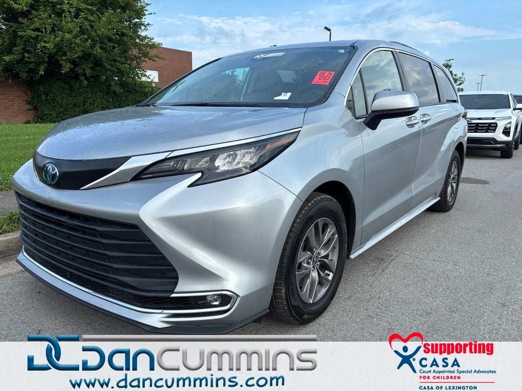 2024 Toyota Sienna XLE