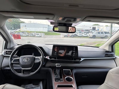 2024 Toyota Sienna XLE