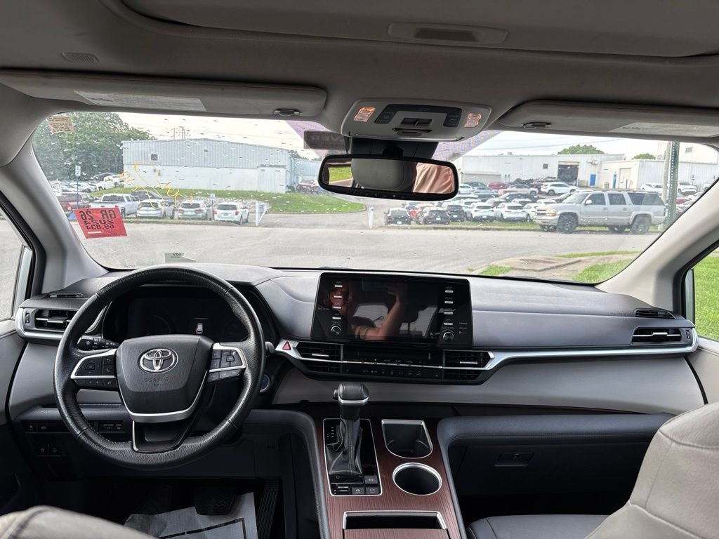 2024 Toyota Sienna XLE