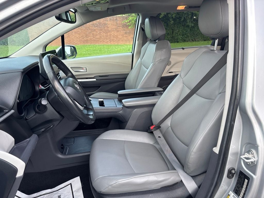 2024 Toyota Sienna XLE