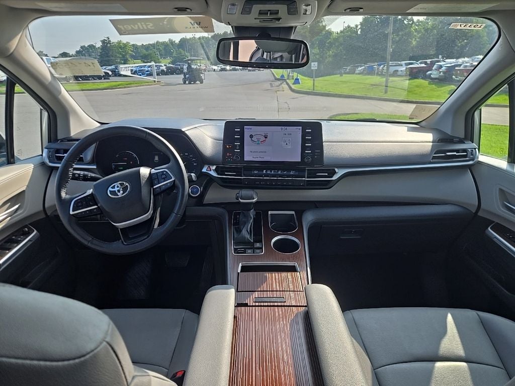 2023 Toyota Sienna XLE