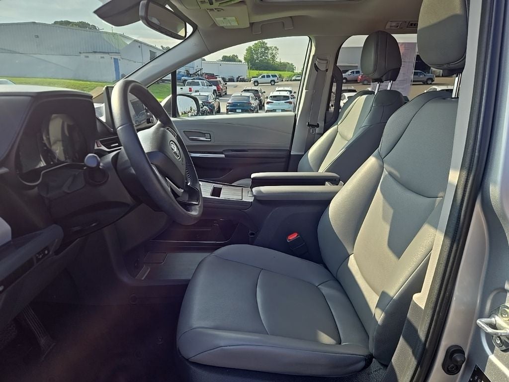 2023 Toyota Sienna XLE
