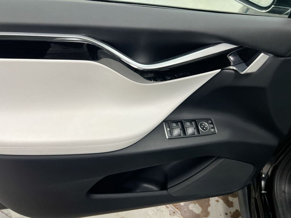 2017 Tesla Model X Base