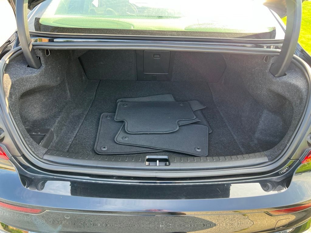 2023 Volvo S60 B5 Plus Dark Theme