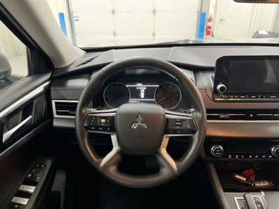 2024 Mitsubishi Outlander ES