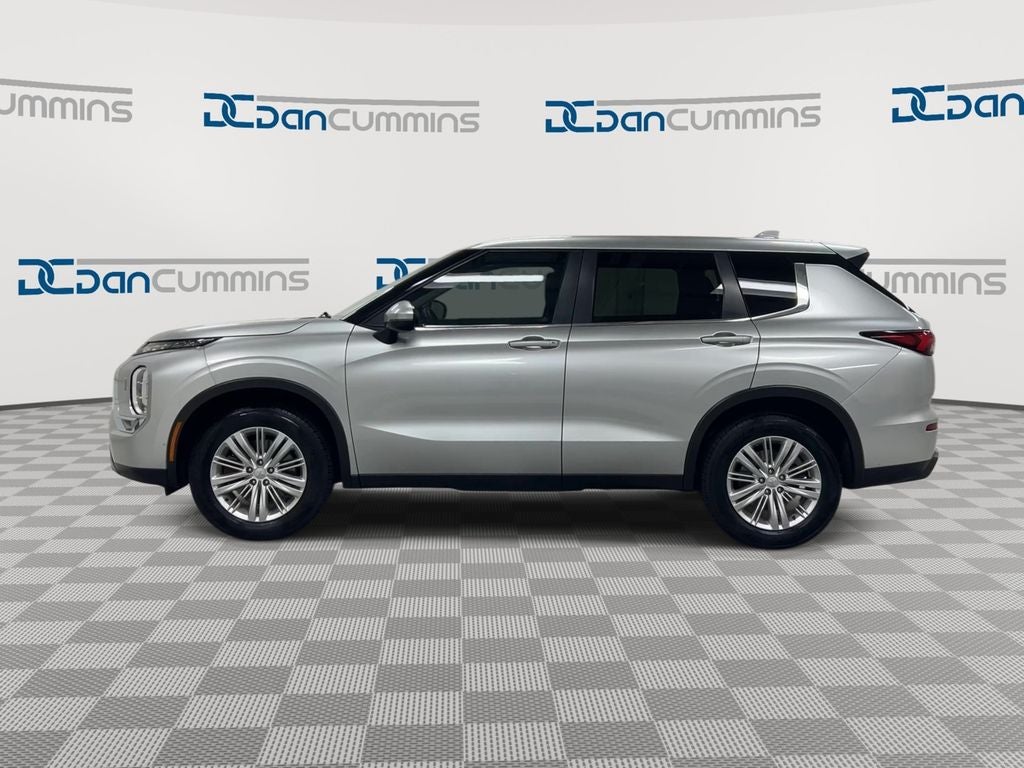 2024 Mitsubishi Outlander ES