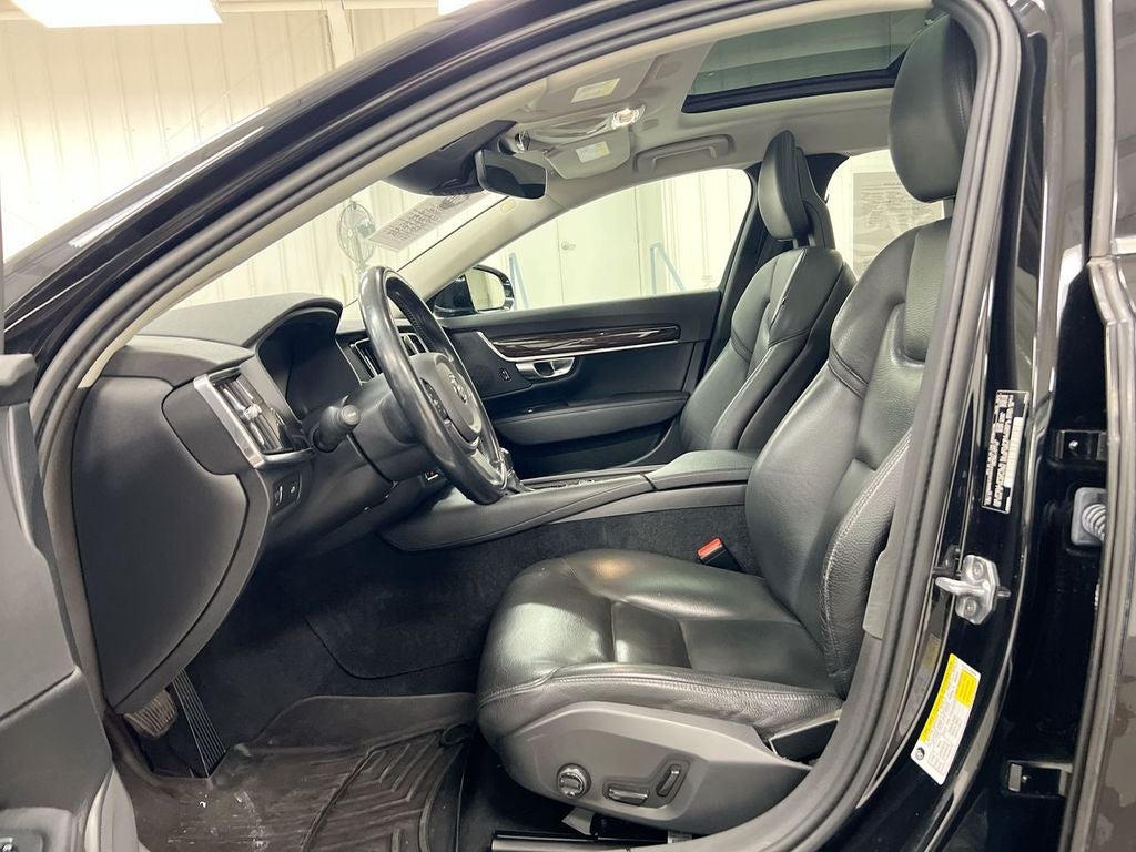 2018 Volvo S90 T5 Momentum