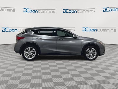 2017 INFINITI QX30 Premium