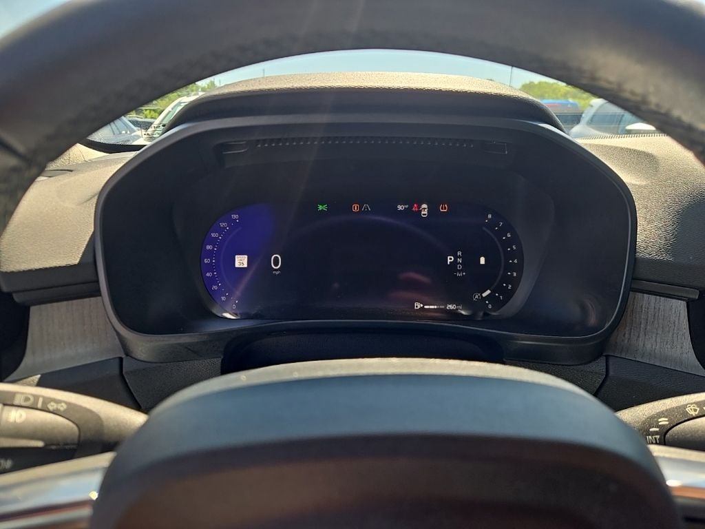 2023 Volvo XC40 Ultimate
