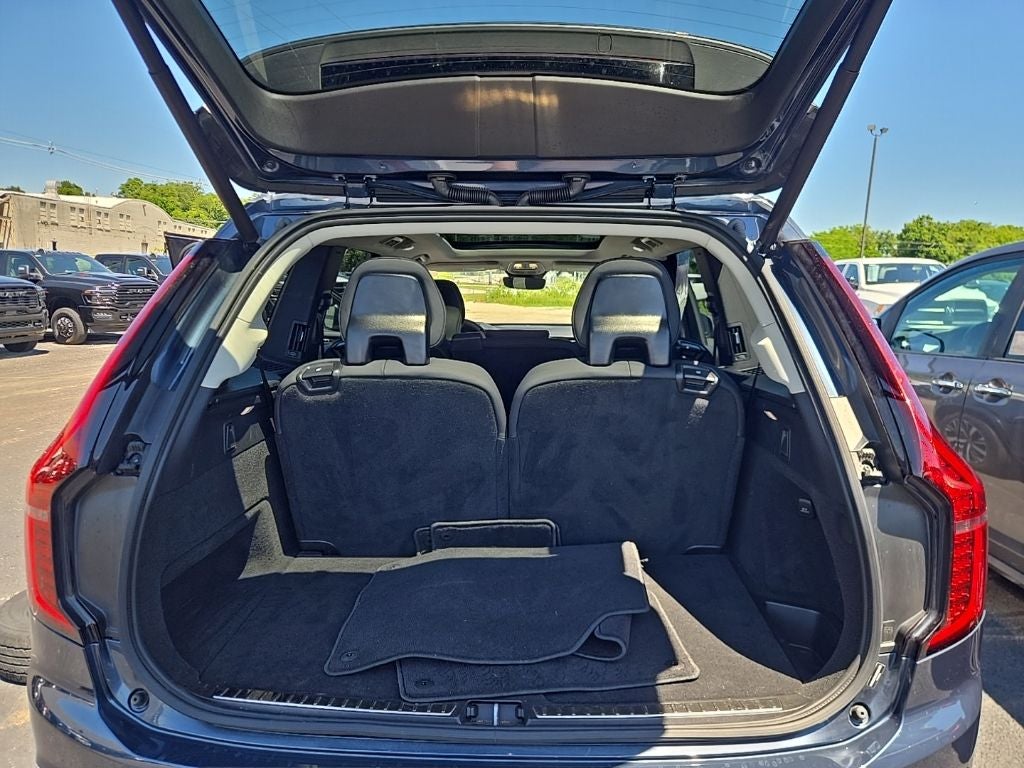 2025 Volvo XC90 B5 Core