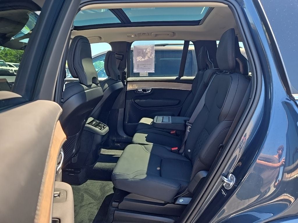 2025 Volvo XC90 B5 Core