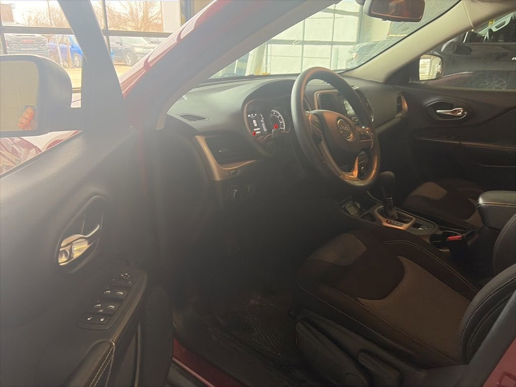 2015 Jeep Cherokee Sport