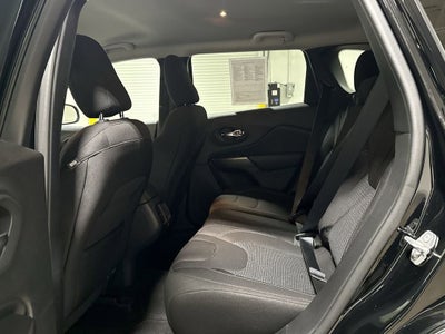 2019 Jeep CHEROKEE Base