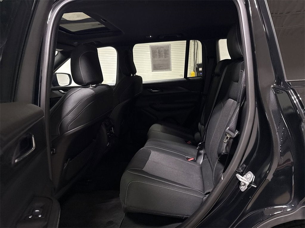 2025 Jeep Grand Cherokee Laredo X