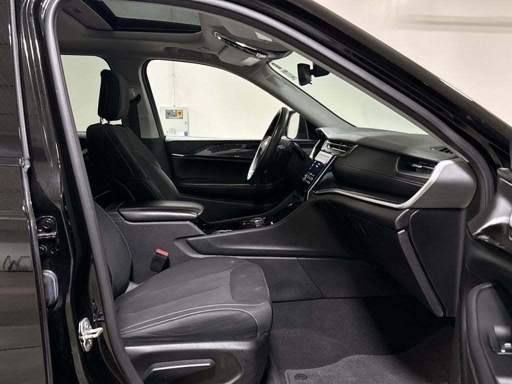 2022 Jeep Grand Cherokee Laredo