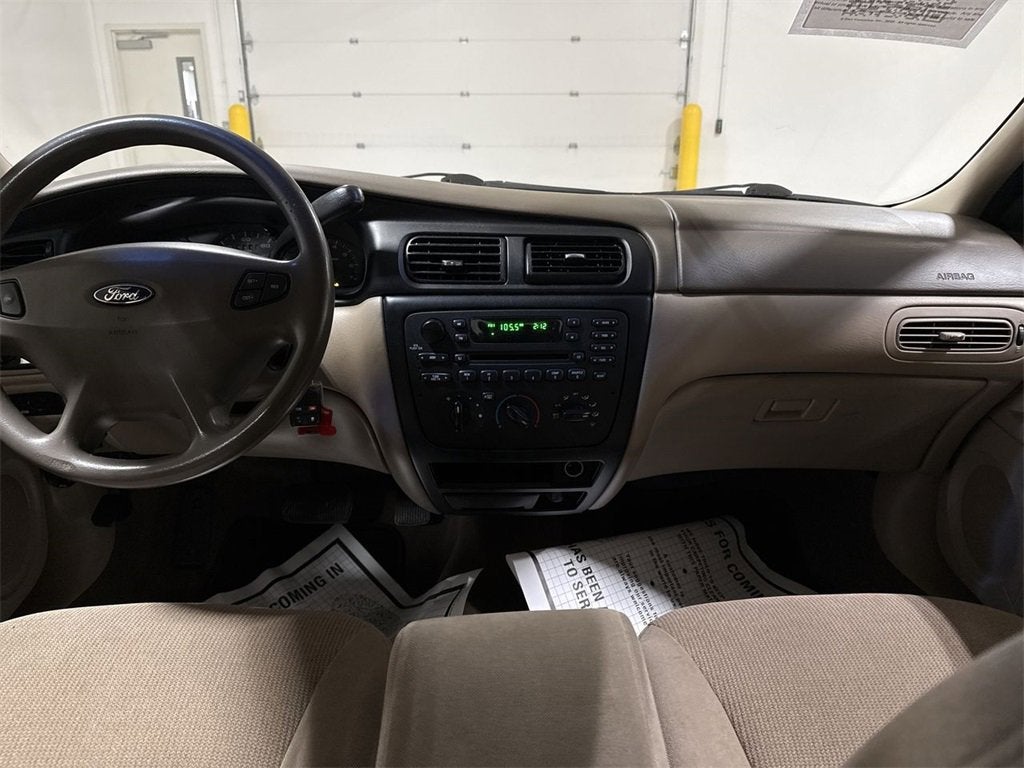 2002 Ford Taurus SE Standard