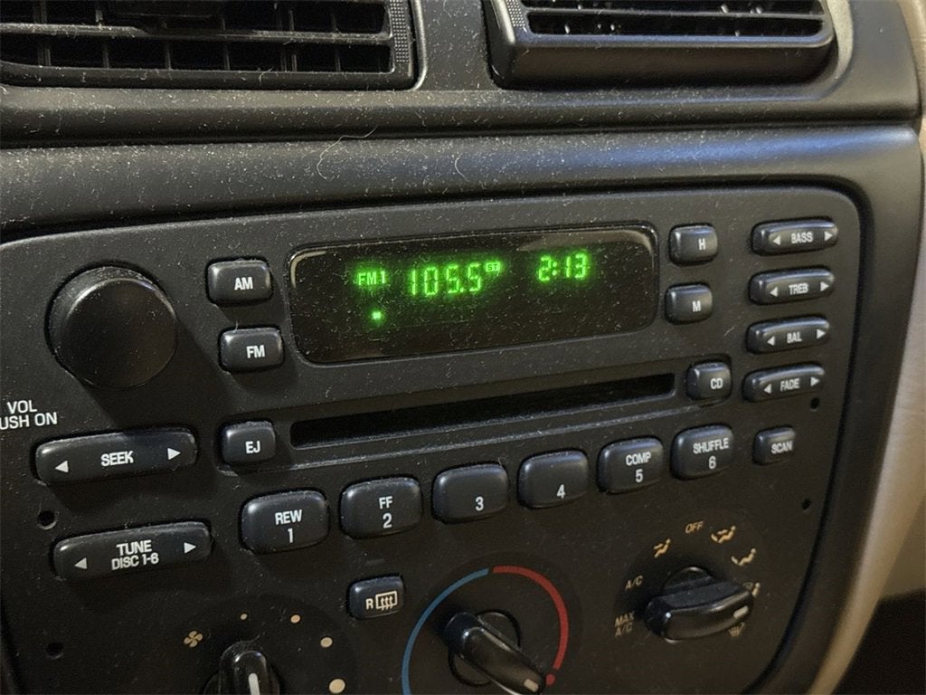 2002 Ford Taurus SE Standard