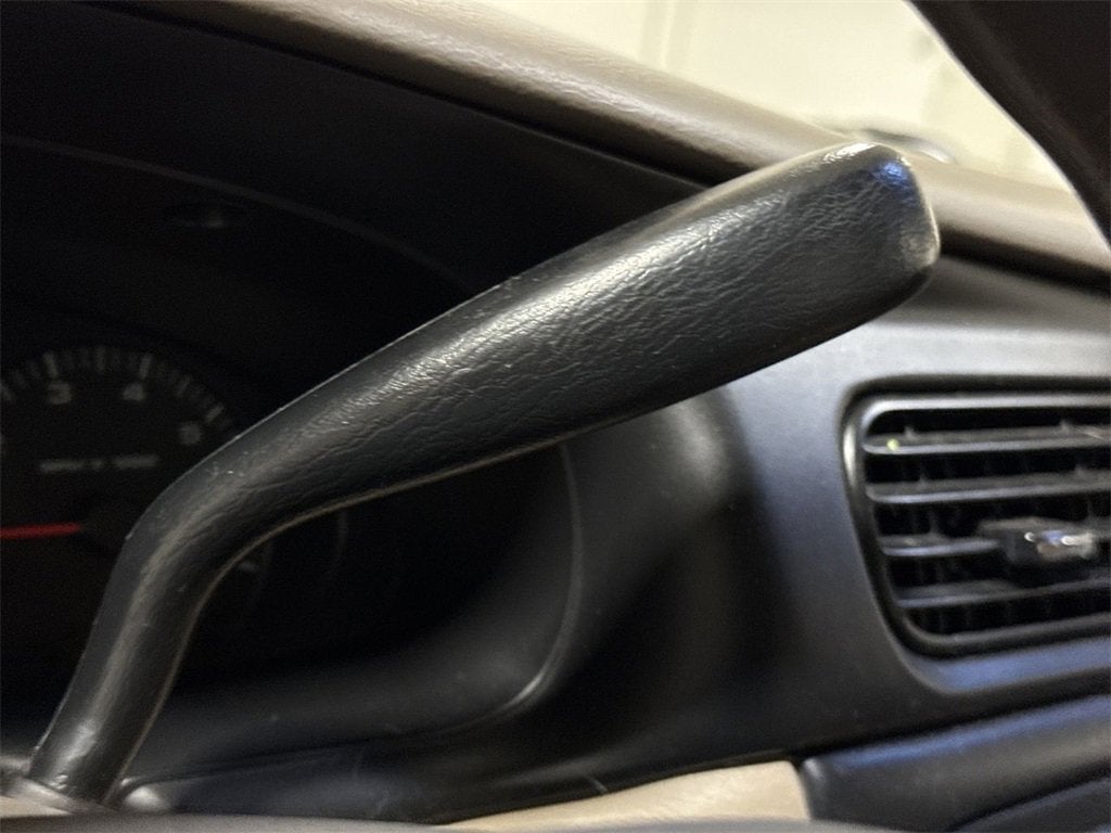 2002 Ford Taurus SE Standard