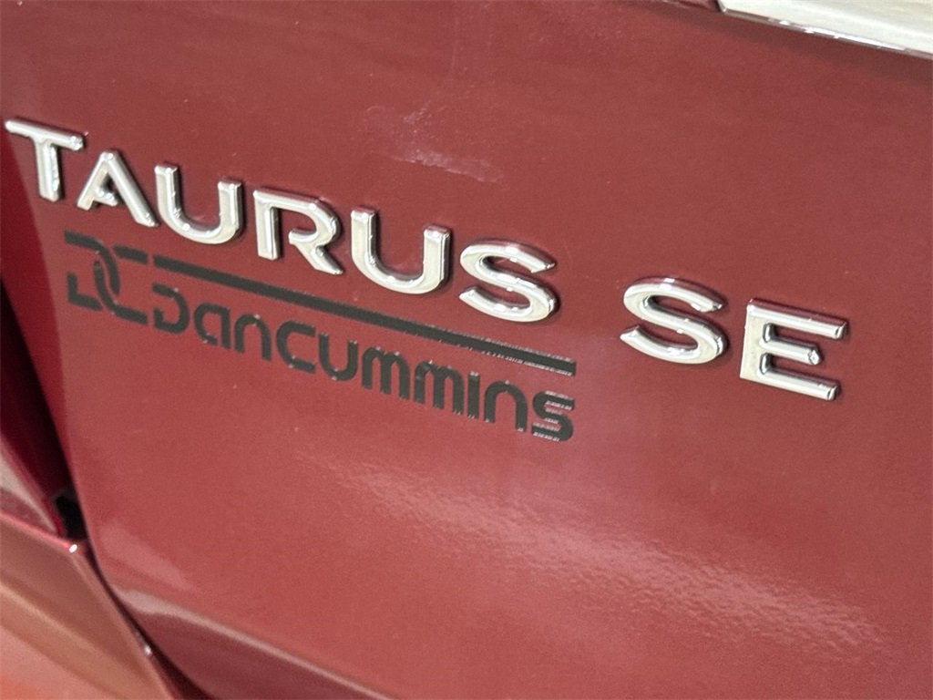 2002 Ford Taurus SE Standard