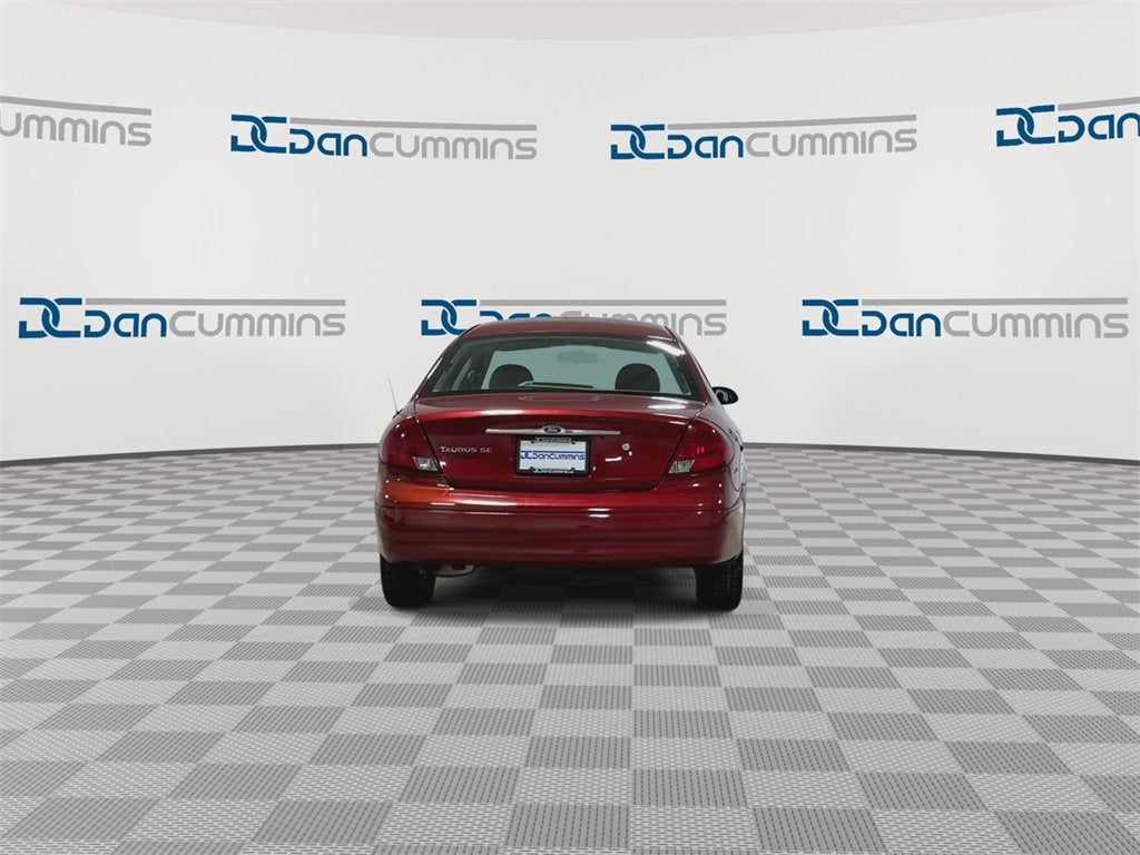 2002 Ford Taurus SE Standard