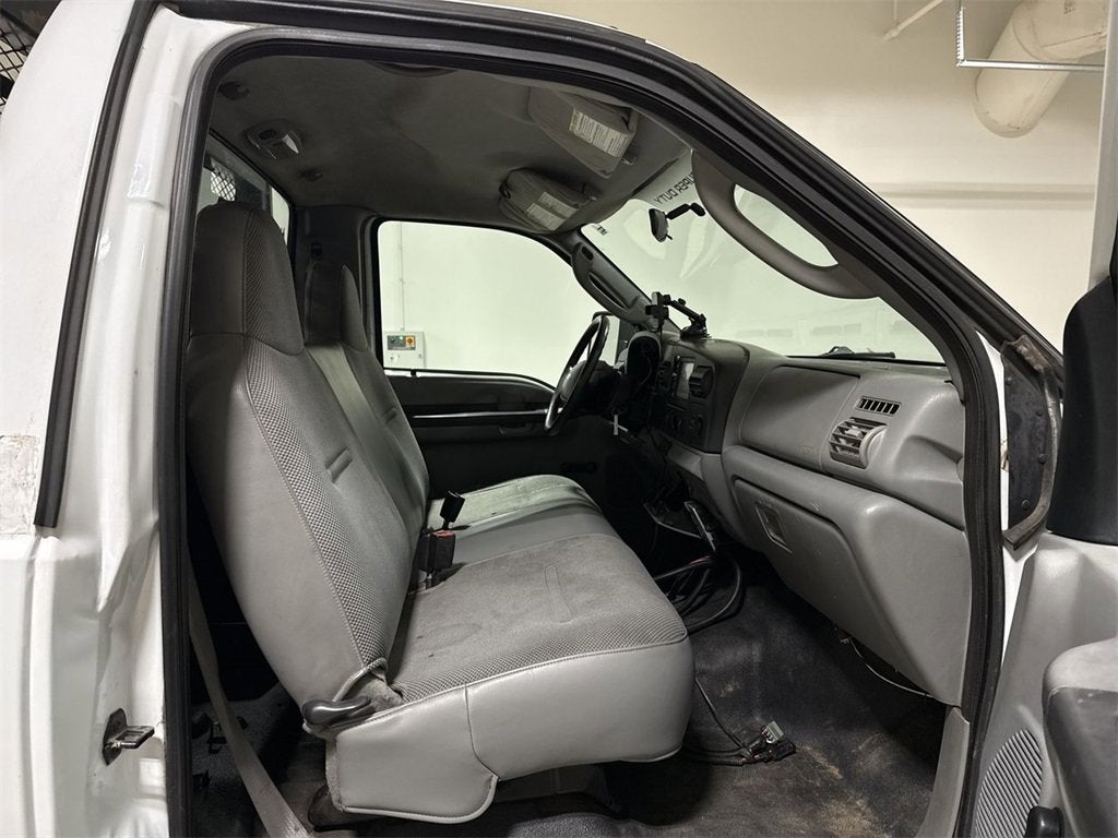 2006 Ford Super Duty F-350 DRW XL