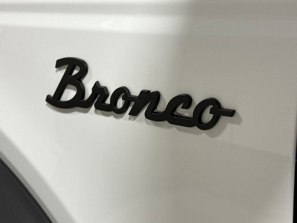 2021 Ford Bronco Base