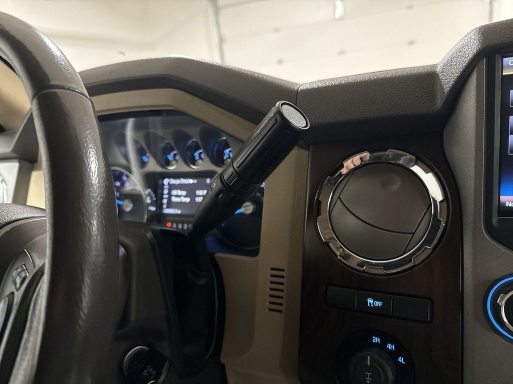 2015 Ford Super Duty F-250 SRW Lariat