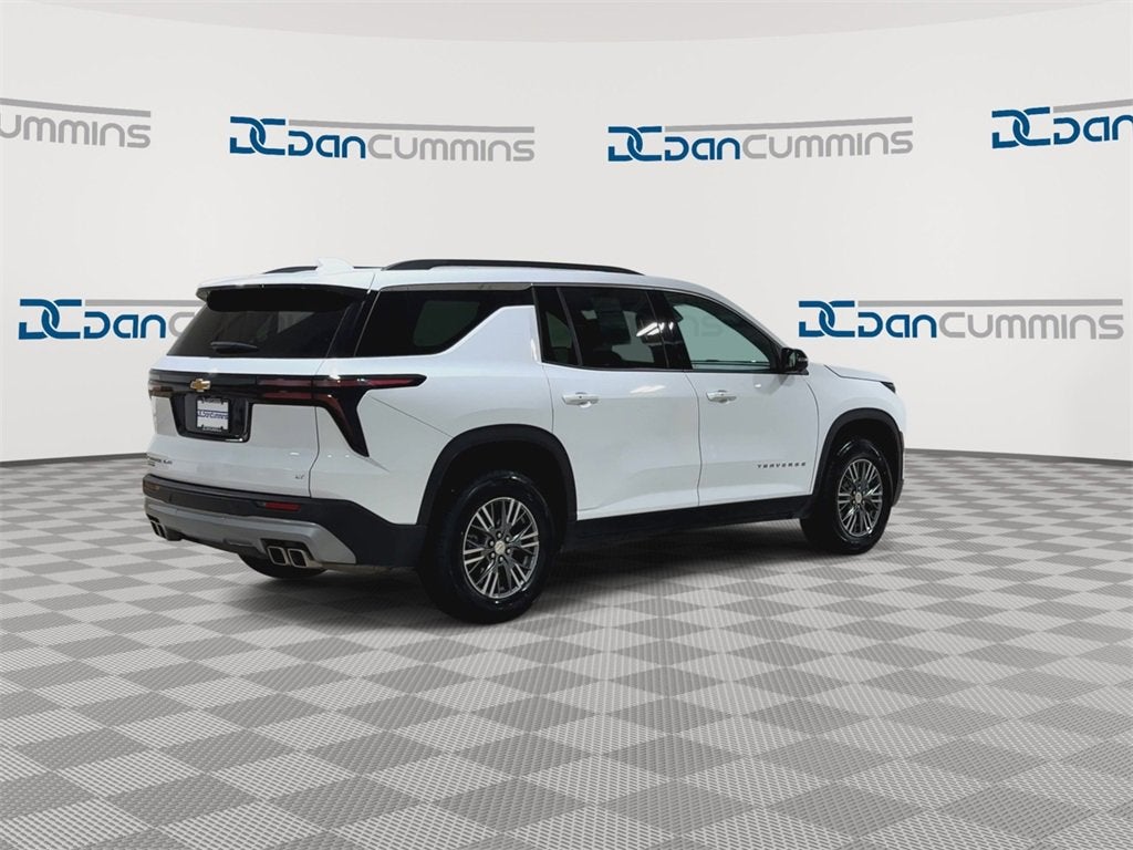 2024 Chevrolet Traverse LT