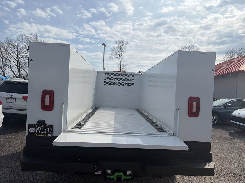 2024 Chevrolet Silverado 5500 HD Work Truck